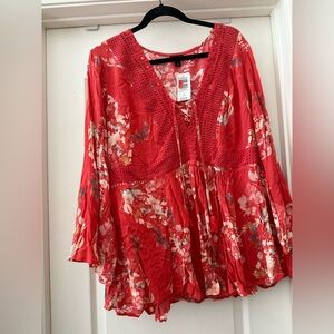 New TORRID bell sleeve baby doll crochet red floral Bo ho peasant top size 1
